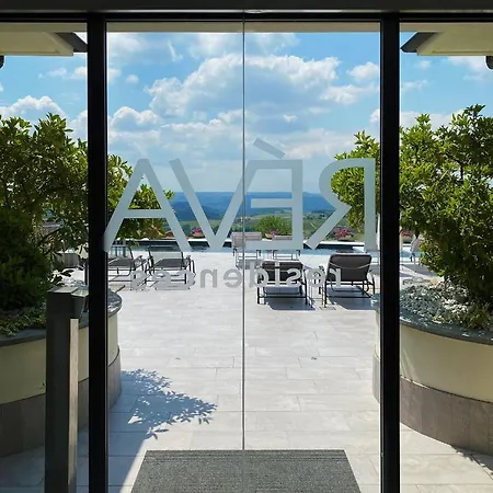 Reva Residences And Pool Apartment