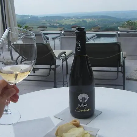 Reva Residences And Pool Lägenhet