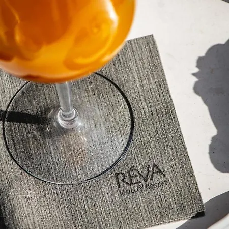 Apartment Reva Residences And Pool