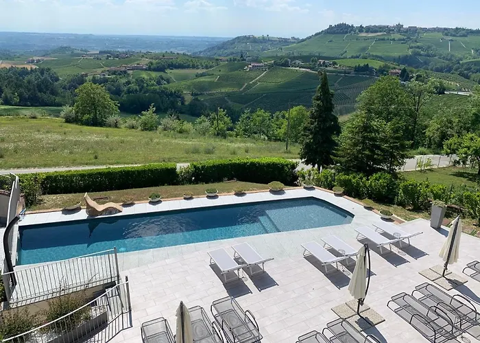 Daire Reva Residences And Pool Monforte dʼAlba