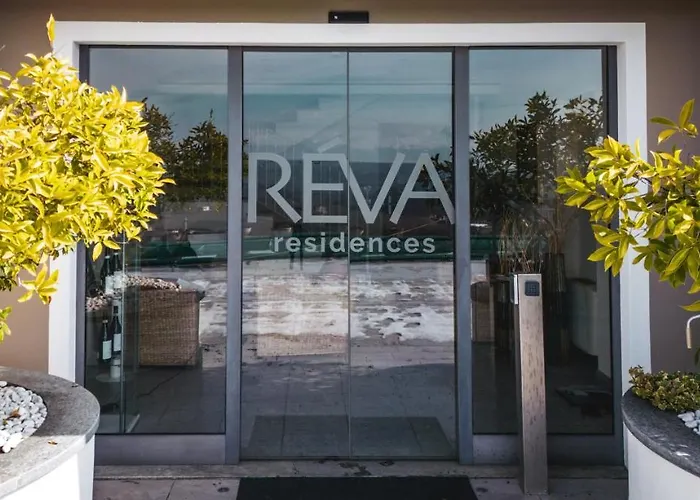 Reva Residences And Pool *