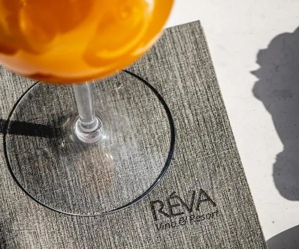 Apartment Reva Residences And Pool