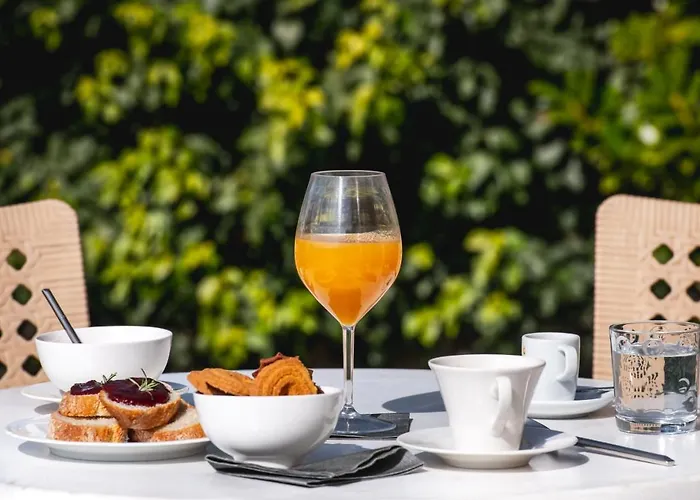 Reva Residences And Pool