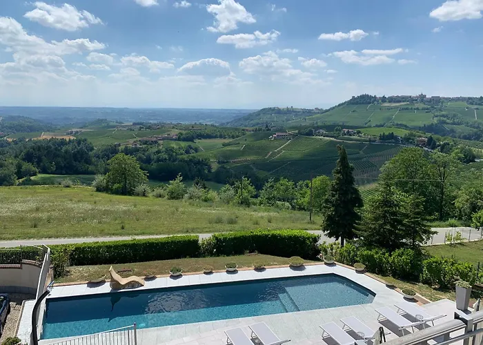 Reva Residences And Pool Apartment