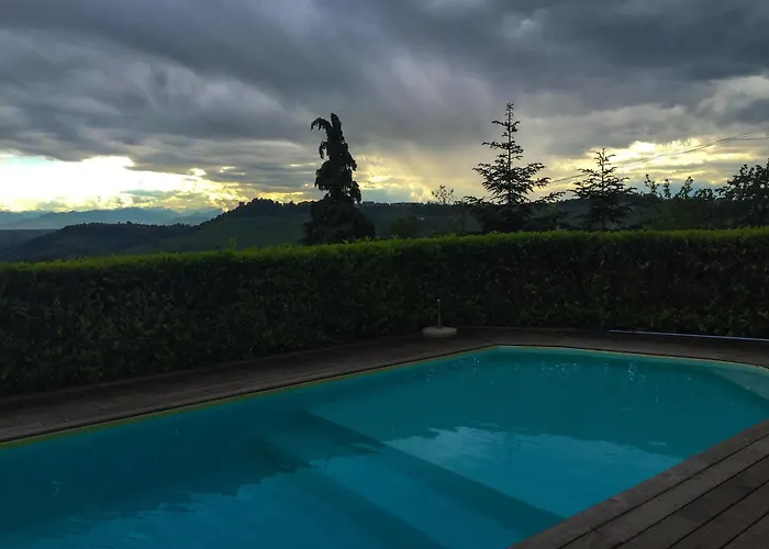 Daire Reva Residences And Pool Monforte dʼAlba